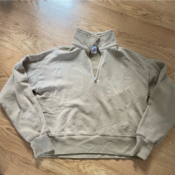 EUC Re/Done × Hanes Revolve 70s Half Zip Tan Pullover
Sweatshirt - Picture 3 of 8